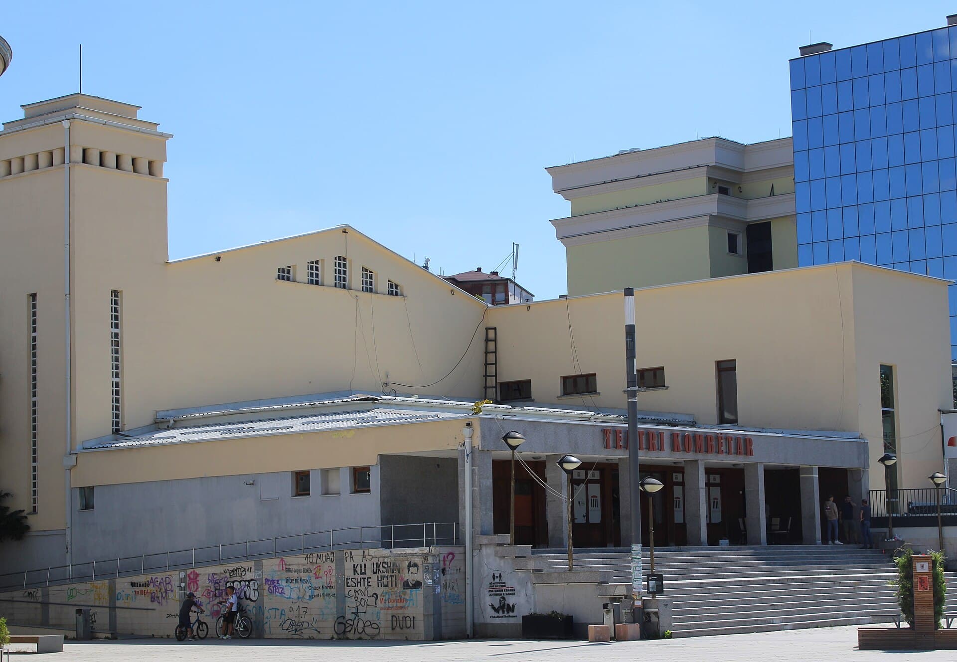 Godina e Teatrit Kombëtar të Kosovës në qendër të Prishtinës