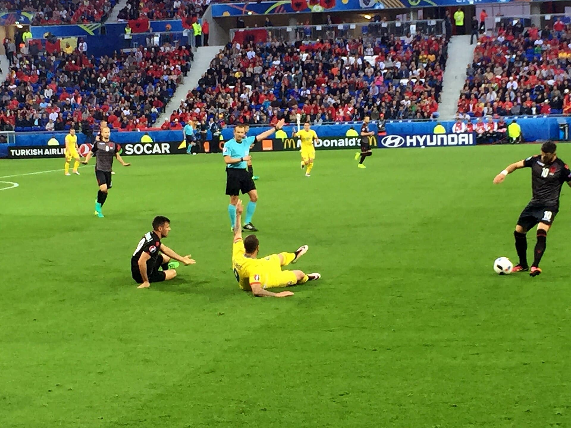 Armando Sadiku në ndeshjen Rumani–Shqipëri në Euro 2016