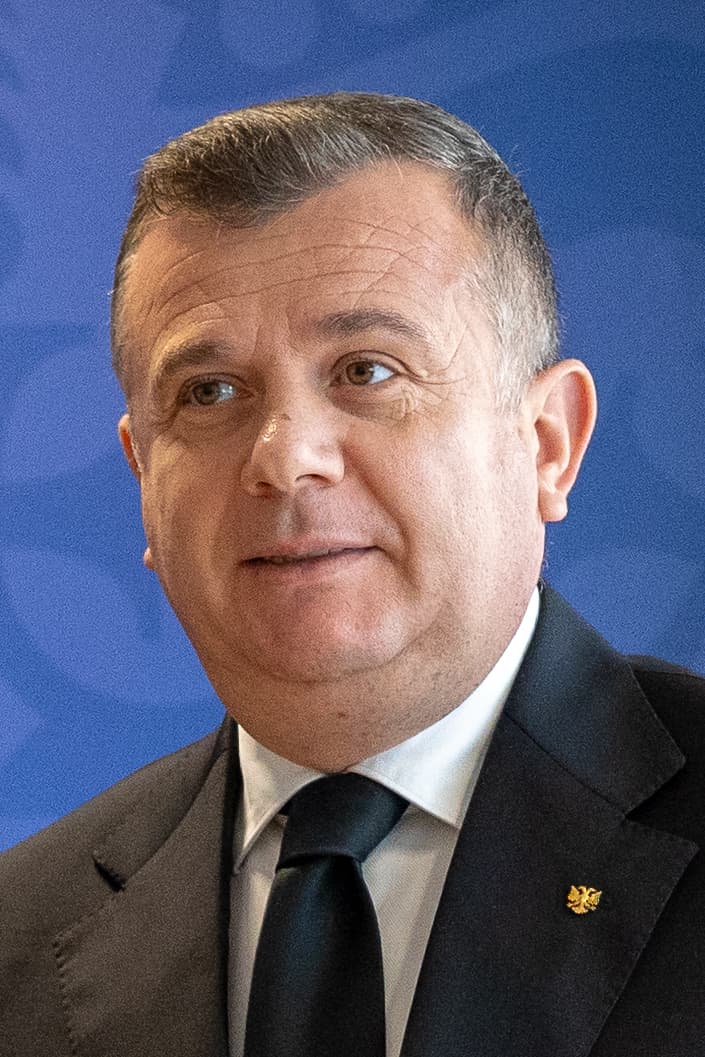 Taulant Balla gjatë një takimi zyrtar në Londër në vitin 2023