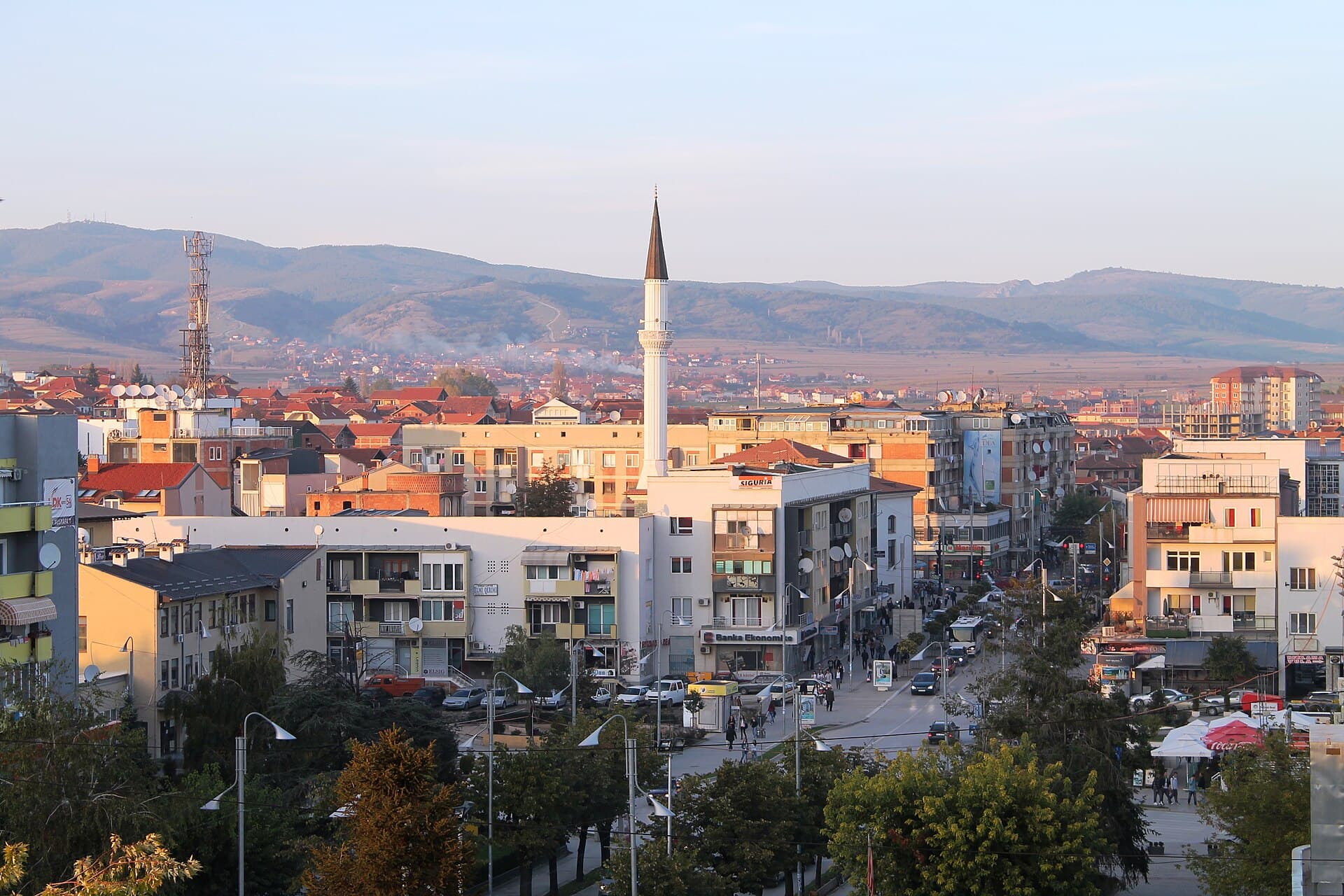 Pamje e qytetit të Gjilanit në një pasdite vjeshte