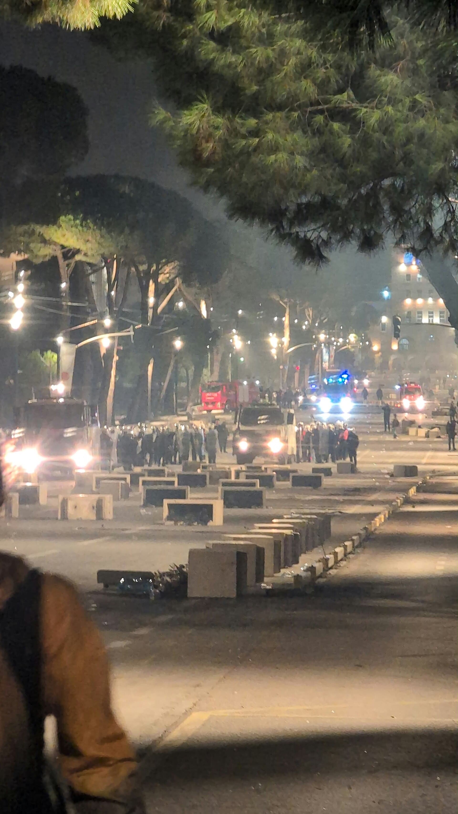 Protestues në rrugët e Tiranës gjatë trazirave të tetorit 2026
